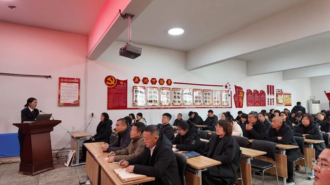 2弘扬雷锋精神 法治护航民生 ——检察长走进基层开展学雷锋主题普法宣讲.jpg