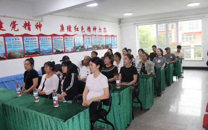 普法进社区，民法典宣讲奏响“七一”法治乐章